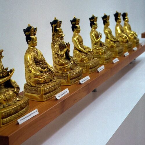 the karmapas statues in the hamburg center